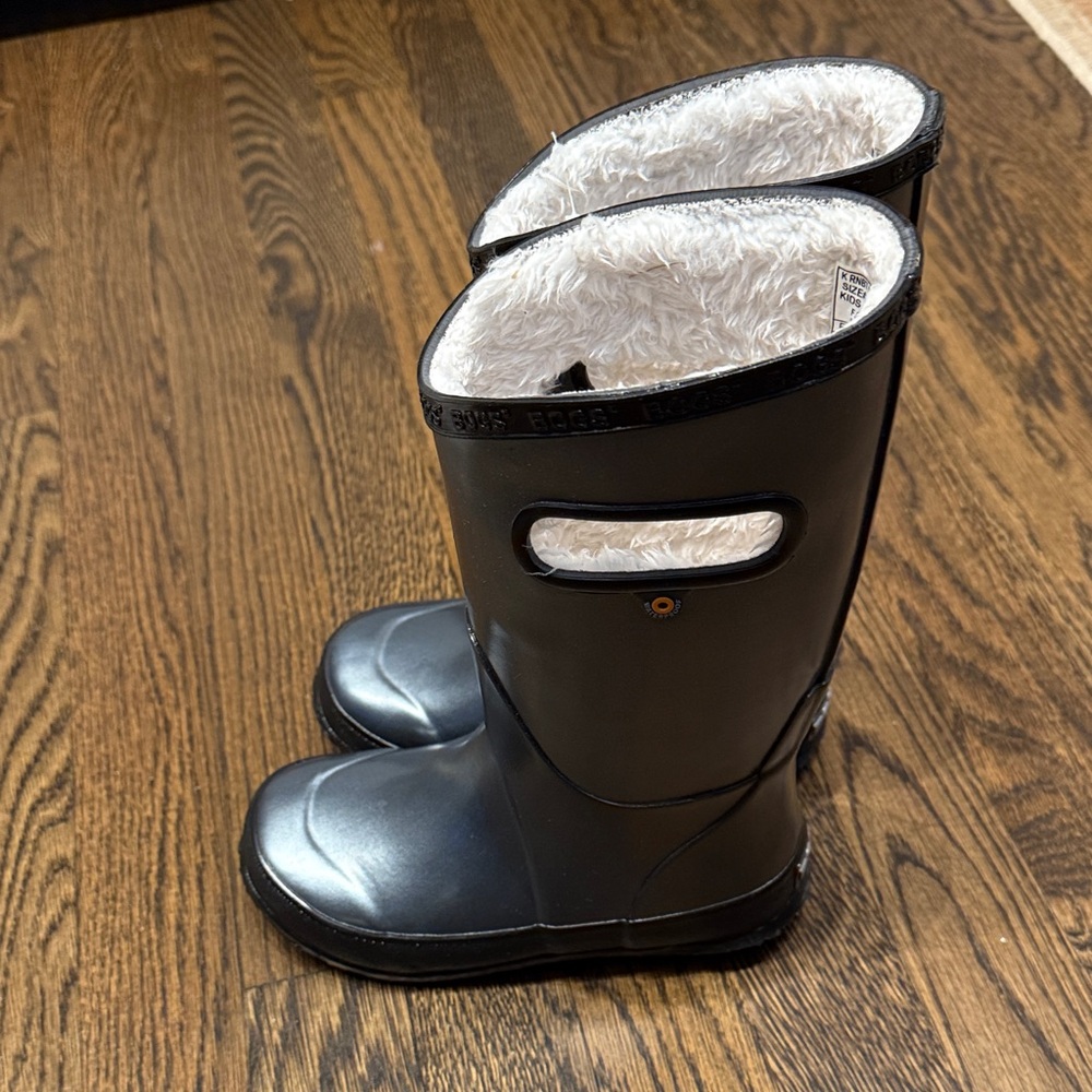 NWT Kids Bogs Glossy Black Winter/Rain Boots Size 12 - Picture 3 of 12
